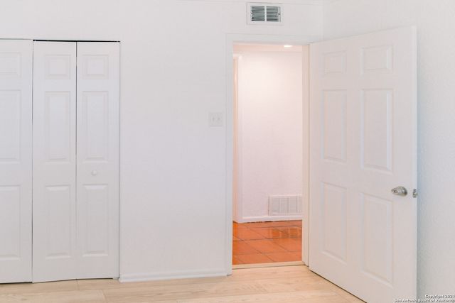 1385 OBLATE DR, San Antonio, TX 78216