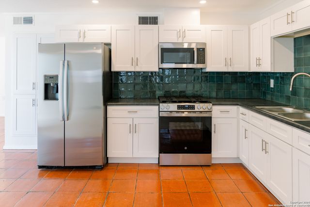 1385 OBLATE DR, San Antonio, TX 78216