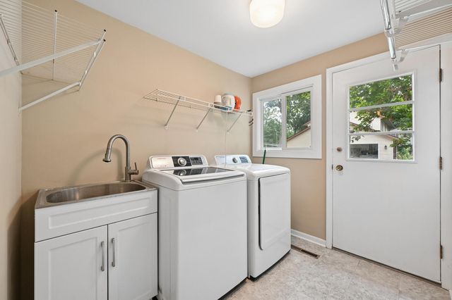 4708 N Burman Drive, Crystal Lake, IL 60014