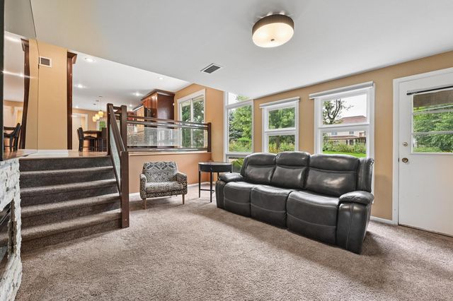 4708 N Burman Drive, Crystal Lake, IL 60014