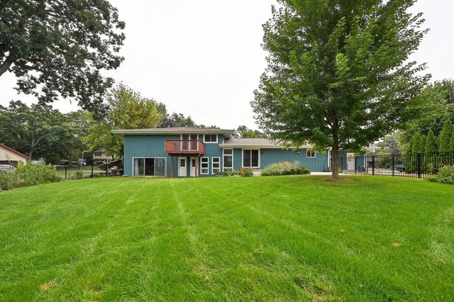 4708 N Burman Drive, Crystal Lake, IL 60014