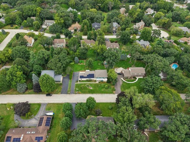 4708 N Burman Drive, Crystal Lake, IL 60014