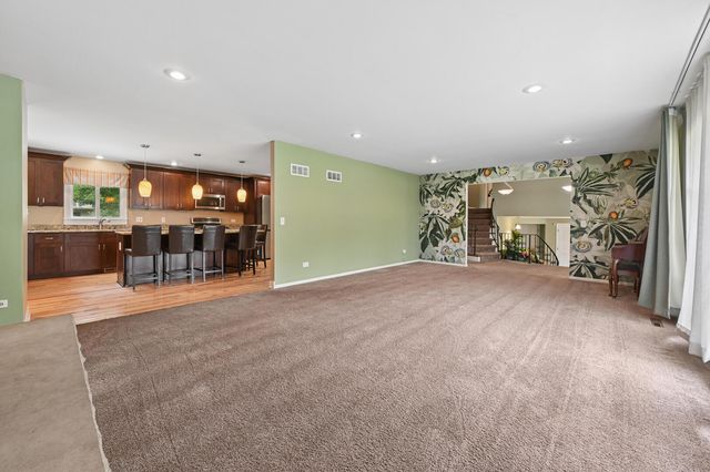 4708 N Burman Drive, Crystal Lake, IL 60014