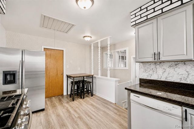 28326 Alden Street, Madison Heights, MI 48071