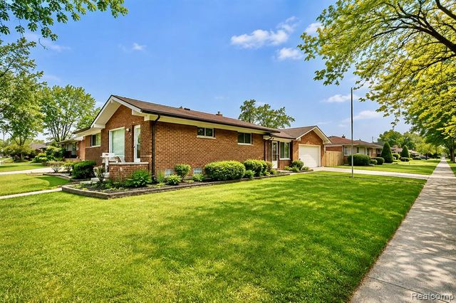 28326 Alden Street, Madison Heights, MI 48071