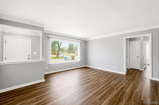 28326 Alden Street, Madison Heights, MI 48071