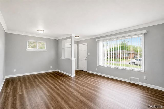 28326 Alden Street, Madison Heights, MI 48071