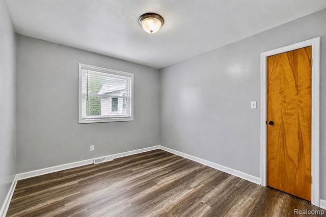 28326 Alden Street, Madison Heights, MI 48071