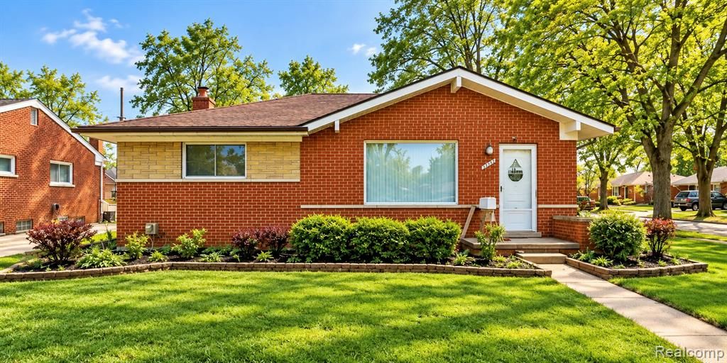 28326 Alden Street, Madison Heights, MI 48071