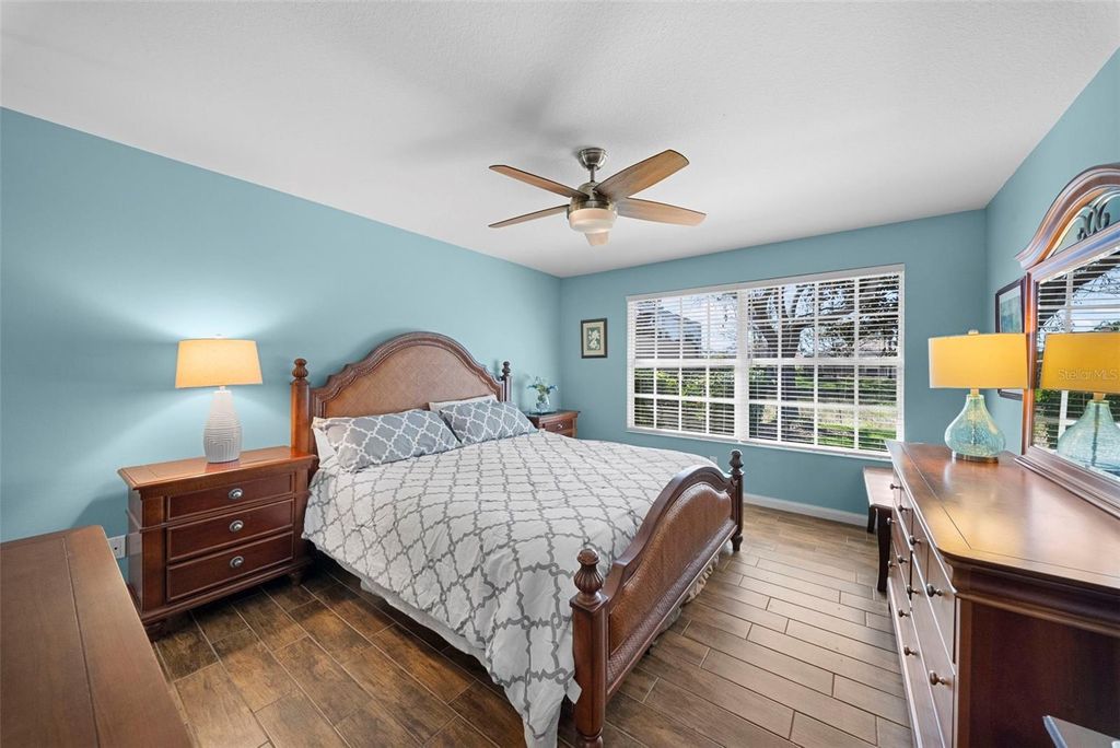 Image 13 of property listing at 5566 MODENA PLACE, Sarasota, FL 34238