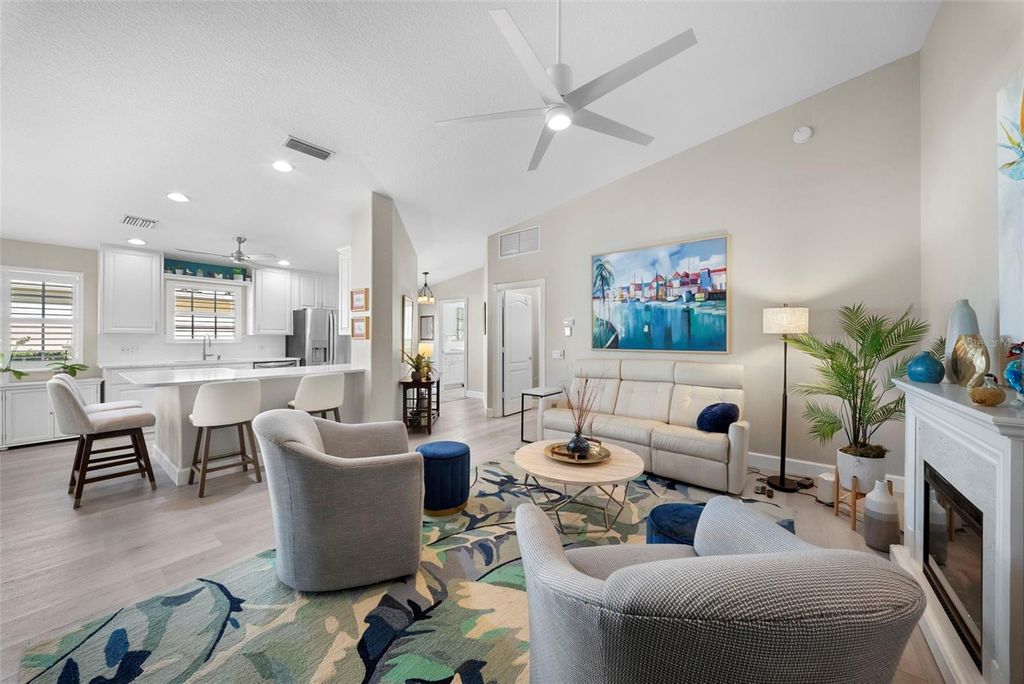 Image 3 of property listing at 5566 MODENA PLACE, Sarasota, FL 34238