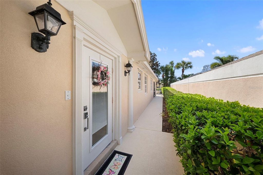 Image 25 of property listing at 5566 MODENA PLACE, Sarasota, FL 34238