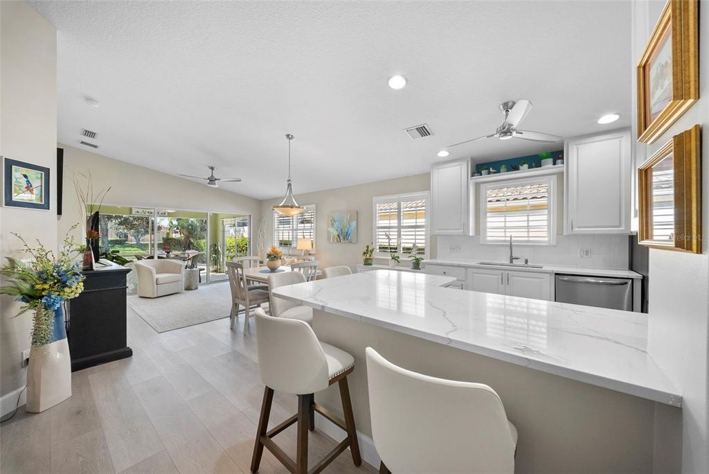 Image 6 of property listing at 5566 MODENA PLACE, Sarasota, FL 34238