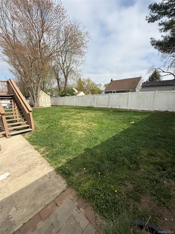 480 Saint Johns Street, Central Islip, NY 11722