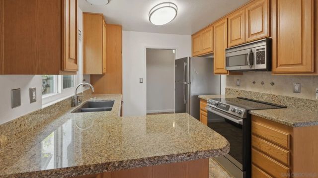 1612 BRIDGEVIEW DR, San Diego, CA 92105