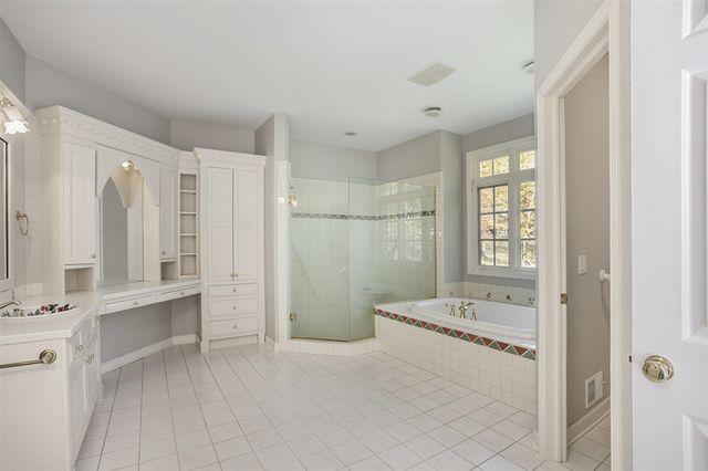 7540 Alaska Ridge, Alto, MI 49302