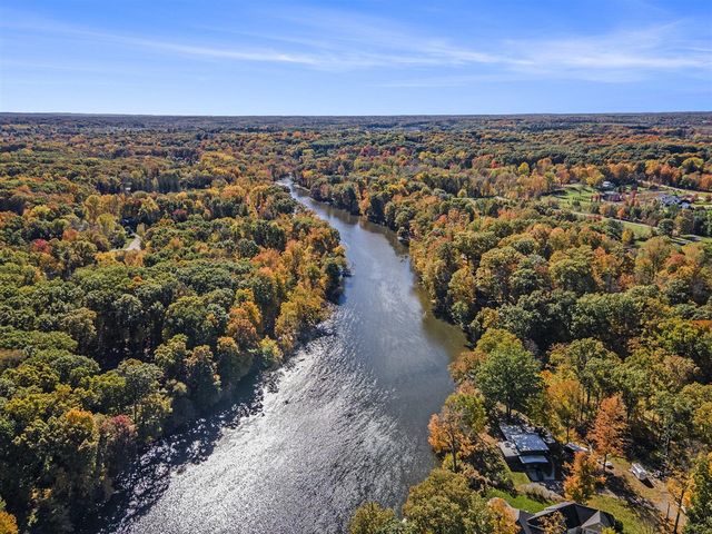 7540 Alaska Ridge, Alto, MI 49302