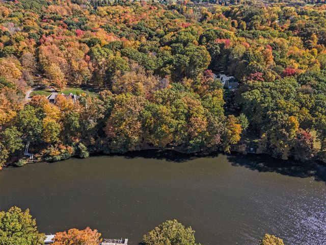 7540 Alaska Ridge, Alto, MI 49302