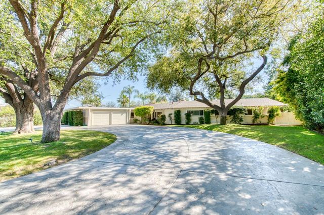 1449 W Barstow Avenue, Fresno, CA 93711