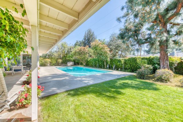 1449 W Barstow Avenue, Fresno, CA 93711