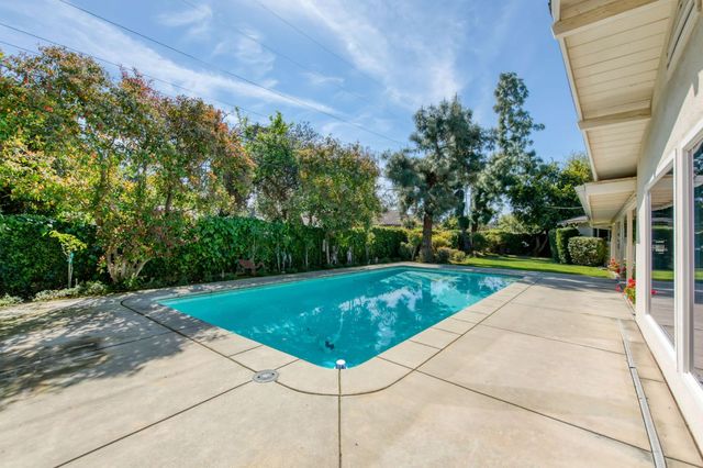 1449 W Barstow Avenue, Fresno, CA 93711