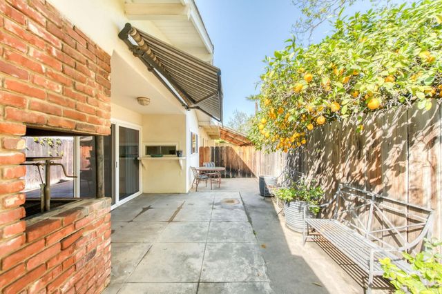 1449 W Barstow Avenue, Fresno, CA 93711