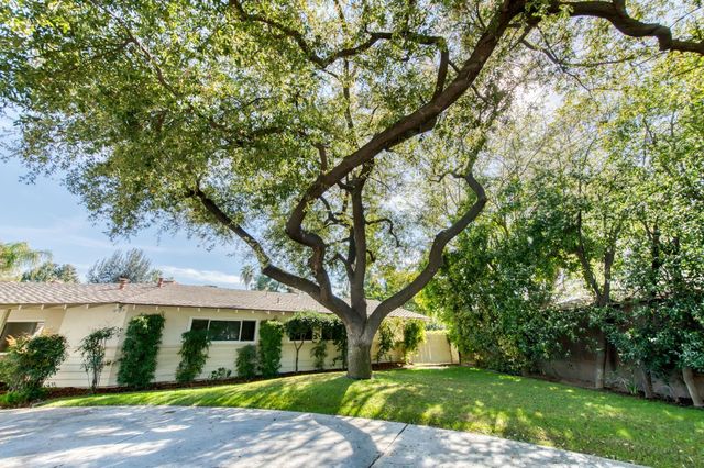 1449 W Barstow Avenue, Fresno, CA 93711