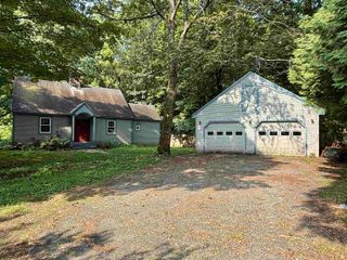 2032 Hartford Avenue, Hartford, VT 05088