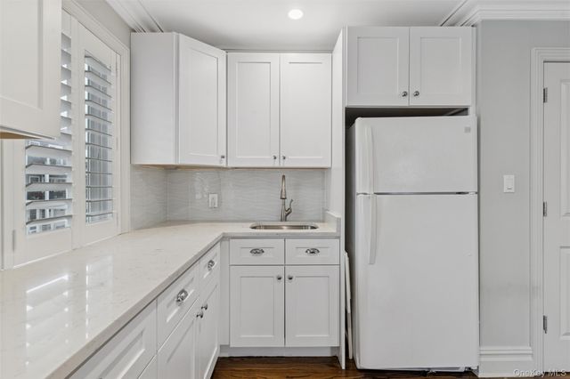 87 Arizona Avenue, Long Beach, NY 11561