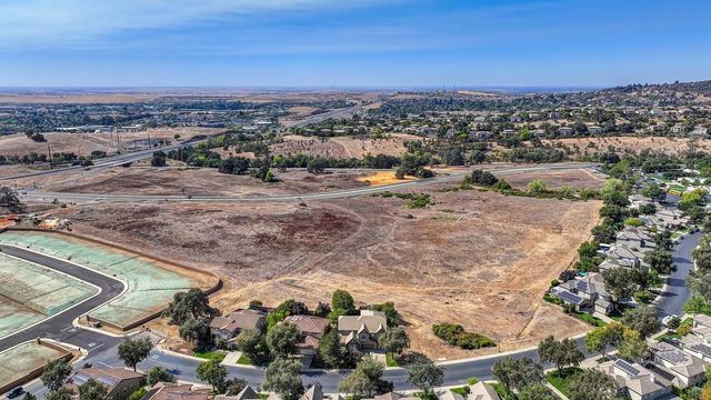 4924 Village Green Dr, El Dorado Hills, CA 95762