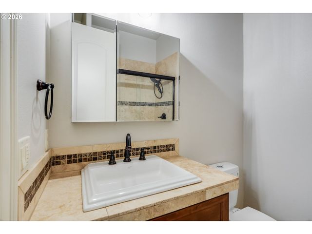 1880 Nw DEETTE Dr, Portland, OR 97229