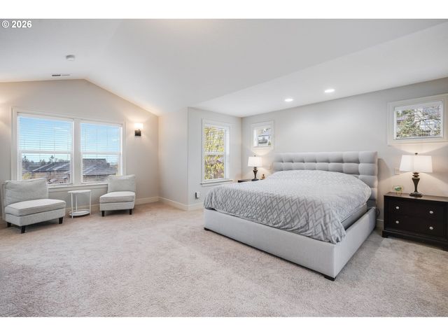 1880 Nw DEETTE Dr, Portland, OR 97229