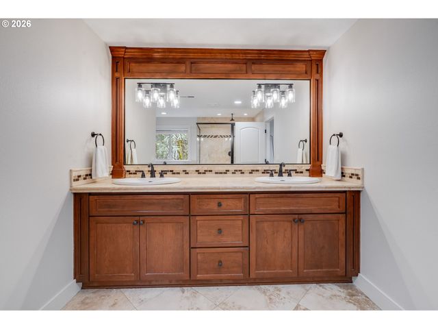 1880 Nw DEETTE Dr, Portland, OR 97229