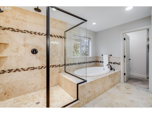 1880 Nw DEETTE Dr, Portland, OR 97229