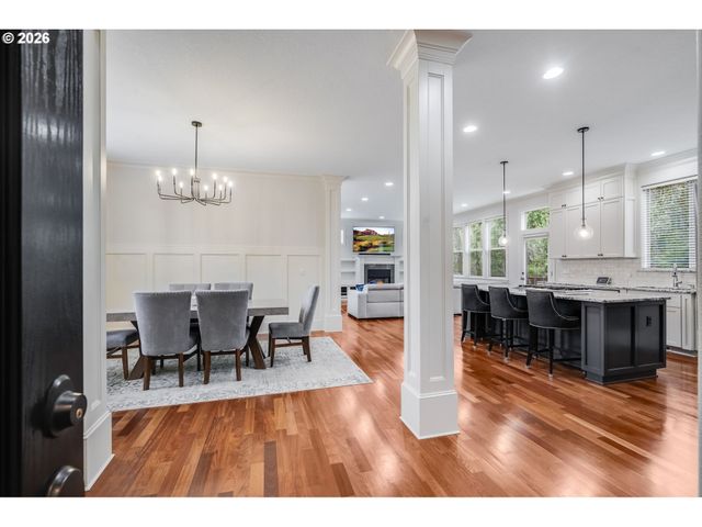 1880 Nw DEETTE Dr, Portland, OR 97229