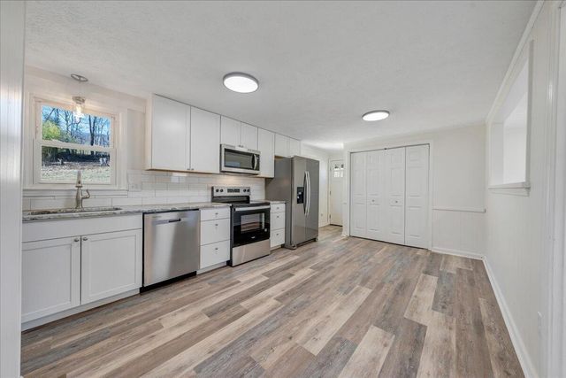 1572 Little Catawba Creek RD, Troutville, VA 24175