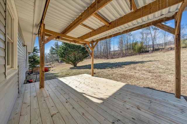 1572 Little Catawba Creek RD, Troutville, VA 24175