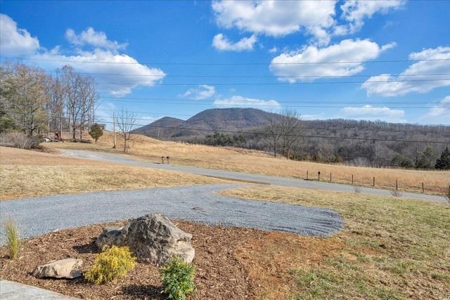 1572 Little Catawba Creek RD, Troutville, VA 24175