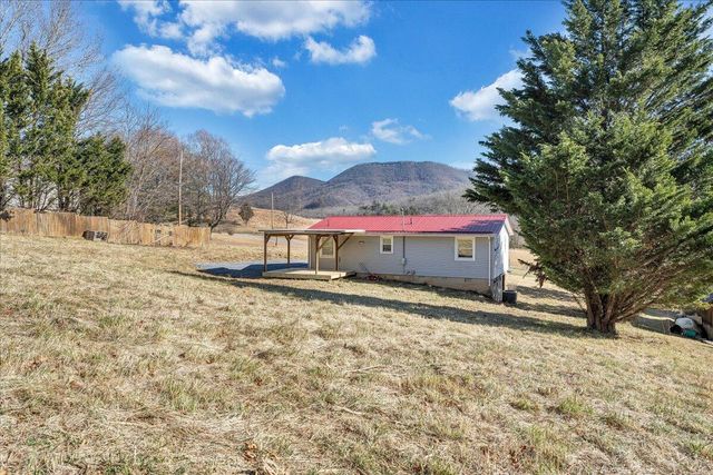 1572 Little Catawba Creek RD, Troutville, VA 24175