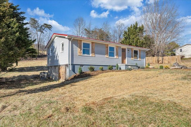 1572 Little Catawba Creek RD, Troutville, VA 24175
