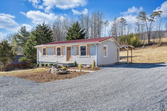 1572 Little Catawba Creek RD, Troutville, VA 24175