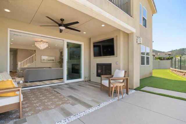 22013 Long Trot Drive, Escondido, CA 92029