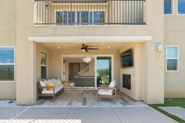22013 Long Trot Drive, Escondido, CA 92029