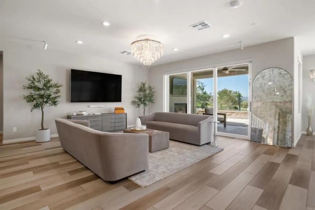 22013 Long Trot Drive, Escondido, CA 92029