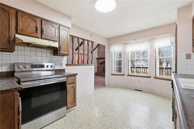 2741 S 53rd Terrace, Kansas City, KS 66106