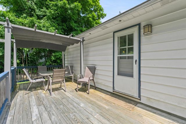 19 Oak Ridge Drive, Putnam Valley, NY 10579