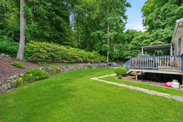 19 Oak Ridge Drive, Putnam Valley, NY 10579