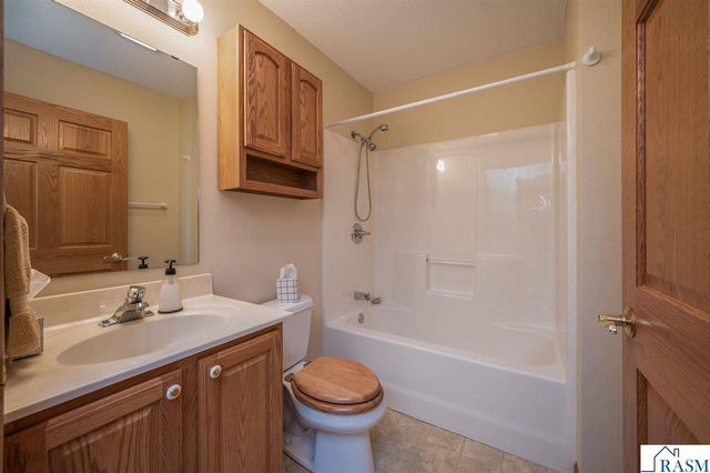 117 Cardinal Drive, Mankato, MN 56001