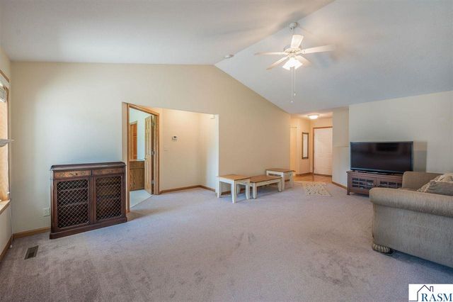 117 Cardinal Drive, Mankato, MN 56001