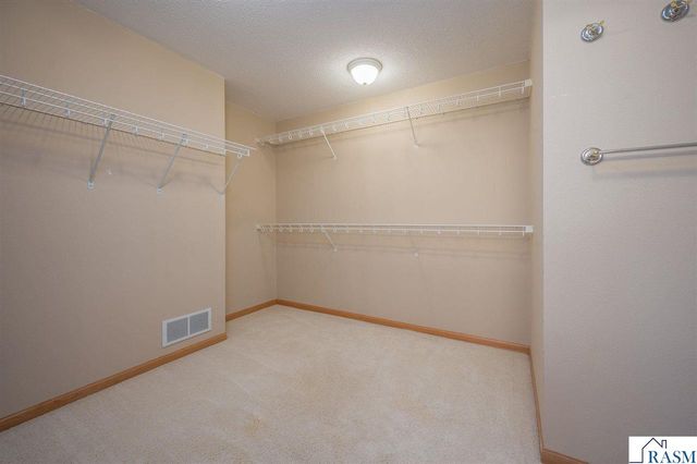 117 Cardinal Drive, Mankato, MN 56001